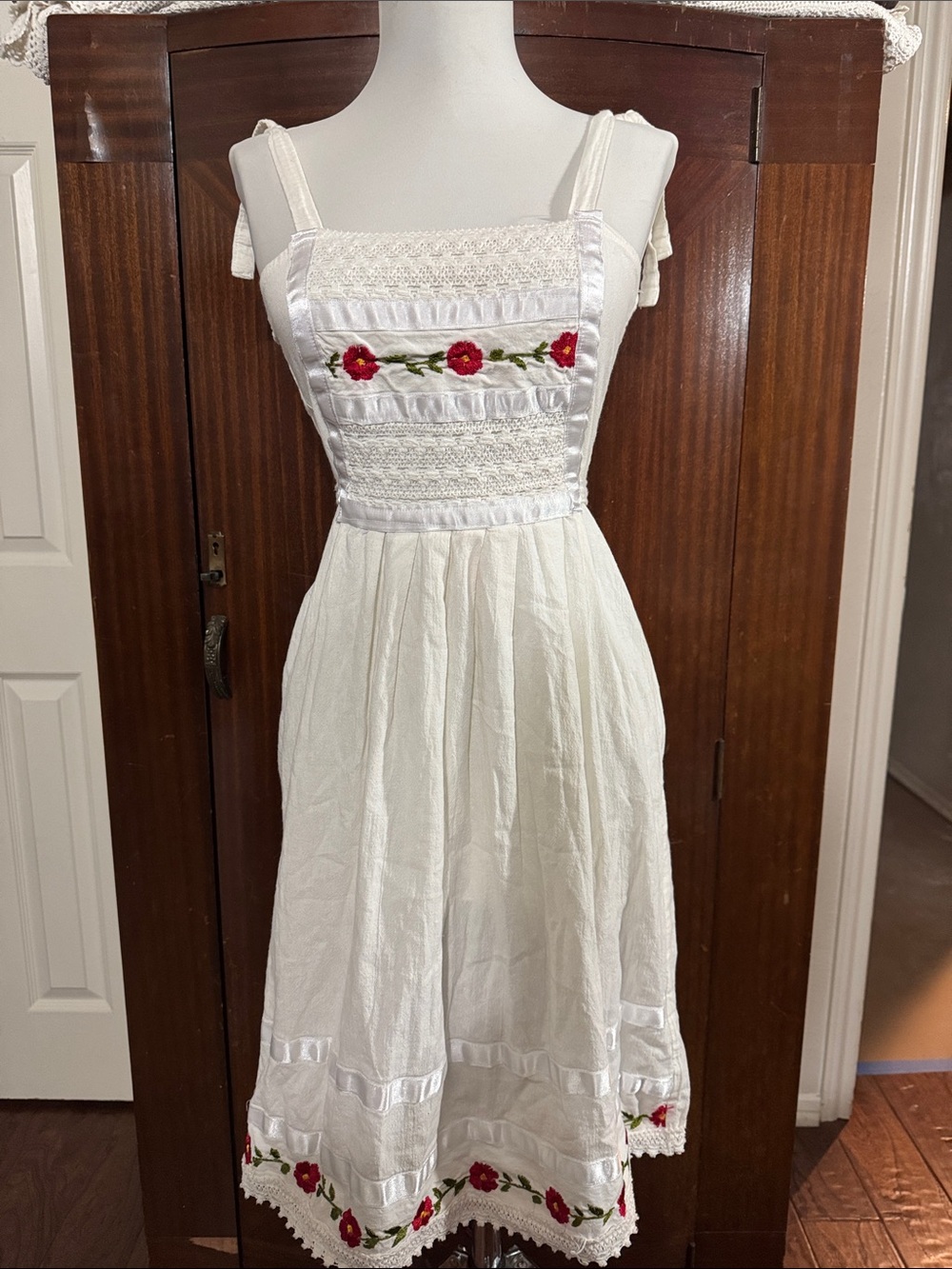 Vintage White Cotton Cottagecore Sundress with Red Floral Embroidery